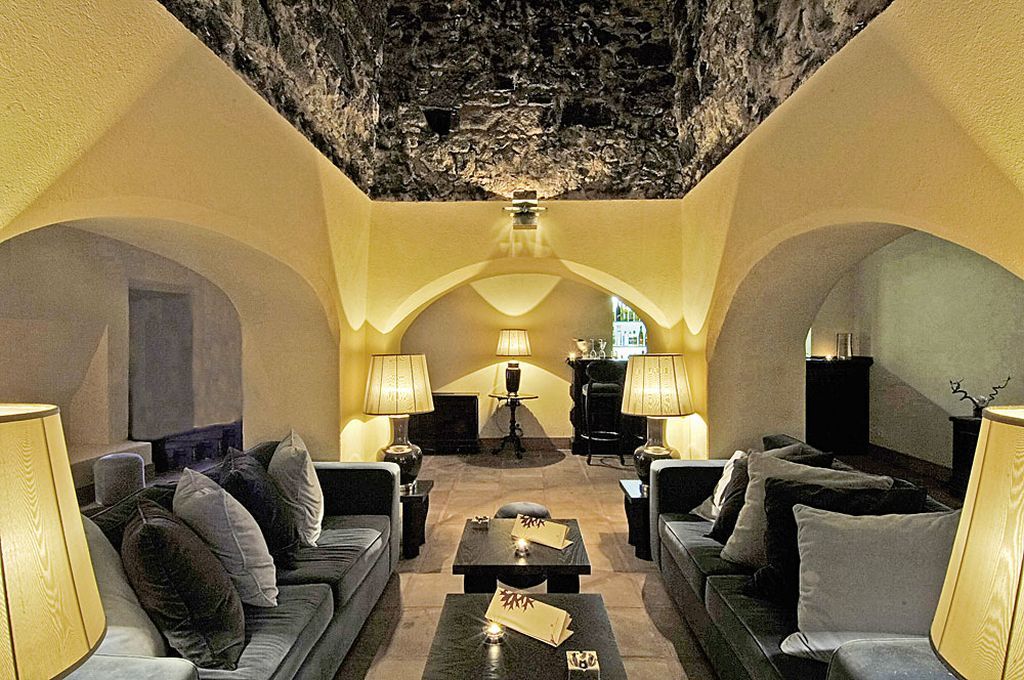 Convento Do Espinheiro, Historic Hotel & Spa Evora Interior photo The lounge at the airport
