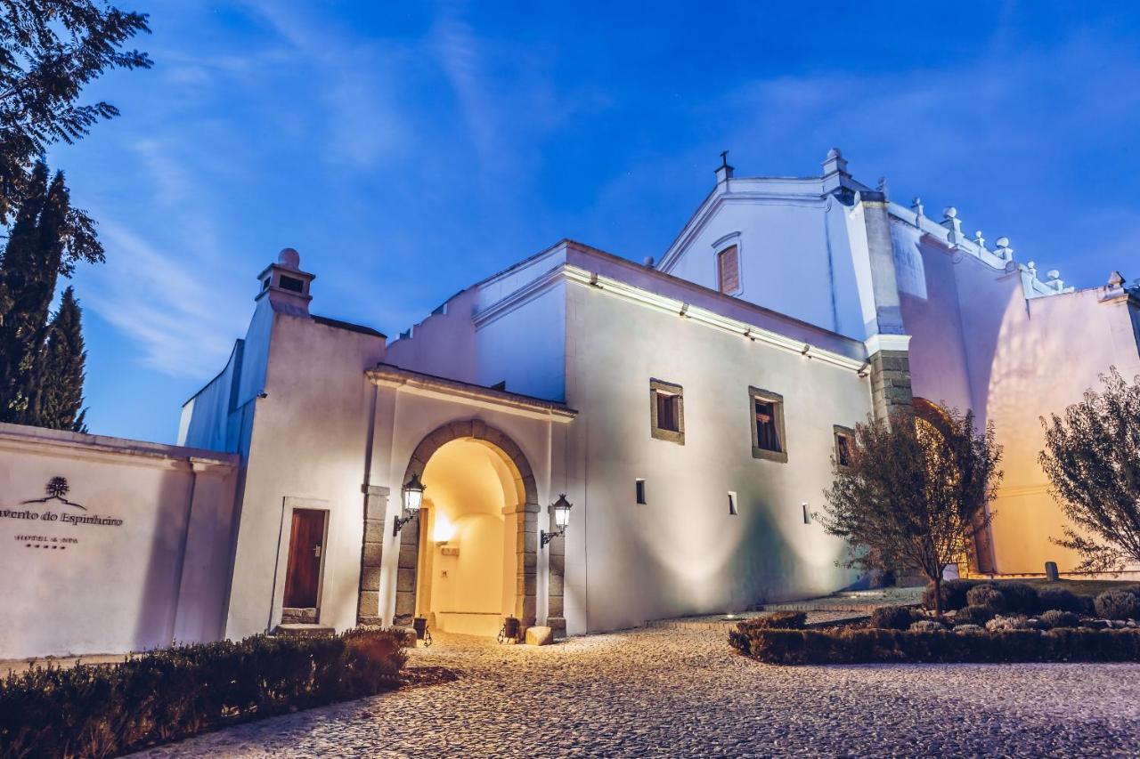 Convento Do Espinheiro, Historic Hotel & Spa Evora Exterior photo The church of San Pietro
